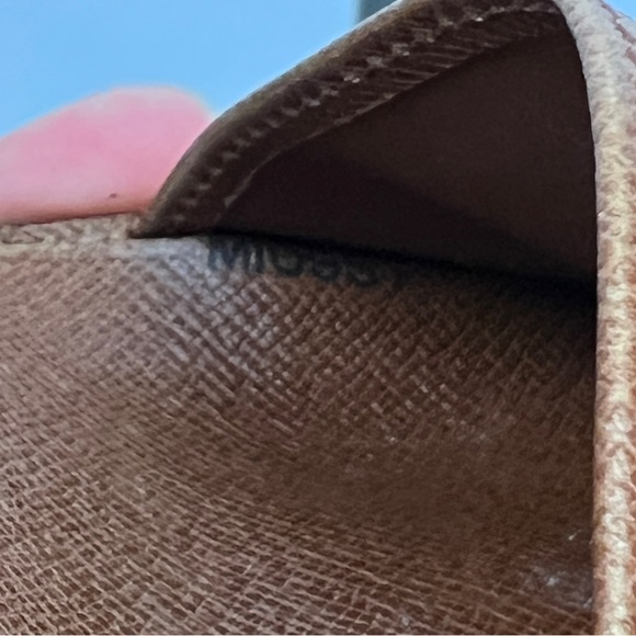 Louis Vuitton Vintage Snap Monogram Fold Wallet - Picture 10 of 11